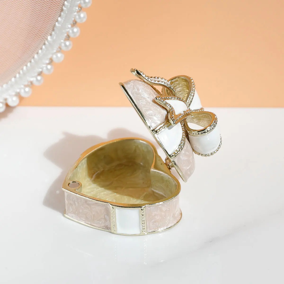Heart Shape Vintage Trinket Boxes Hinged Collectible Bow-knot Decor Jeweled Enameled Heart Jewelry Ring Holder Box 250117