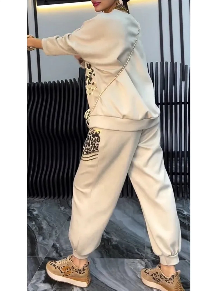 Fashion Vneck Longsleeved Sweatshirt Top Pants 2piece Set For Women Autumn Loose Leopard Printing Pocket Casual Suit Female 250122