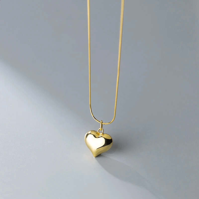 WANTME 925 Sterling Silver Simple Snake Bone Chain Sweet Love Heart Pendant Necklace Women Elegant Statement Clavicle Jewelry 250117