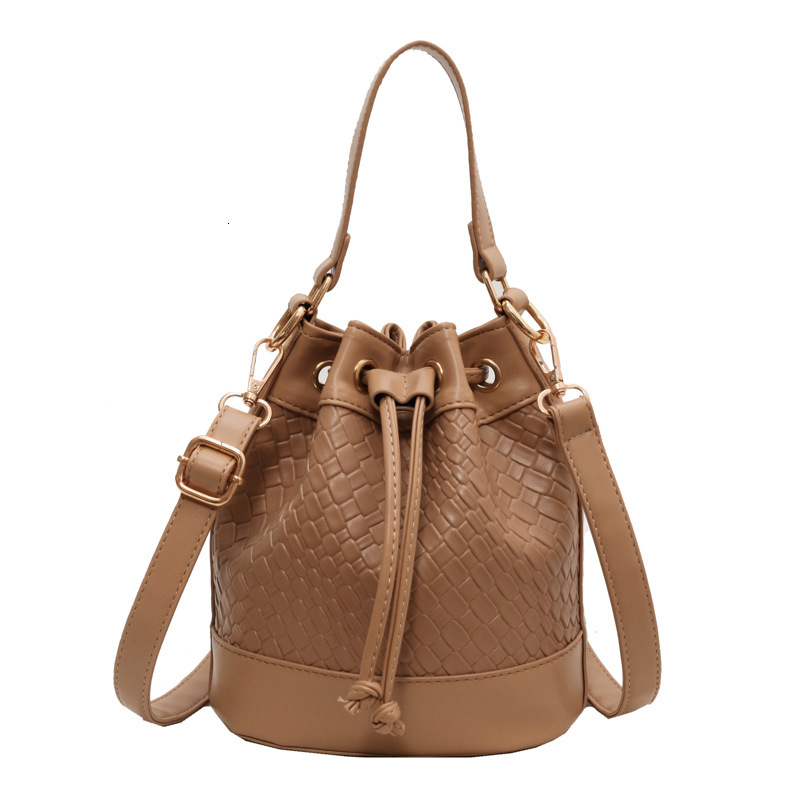 Women's Fashion Bucket Designer's New Woven Pattern Large Capacity Contrasting Color Single Shoulder Crossbody Bag