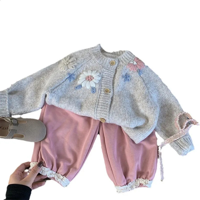 Korean Spring Kids Girls 2PCS Clothes Set Flower Cotton Knitted Sweaters Solid Lace Pants Suit Children Baby Girl Outfits 250117