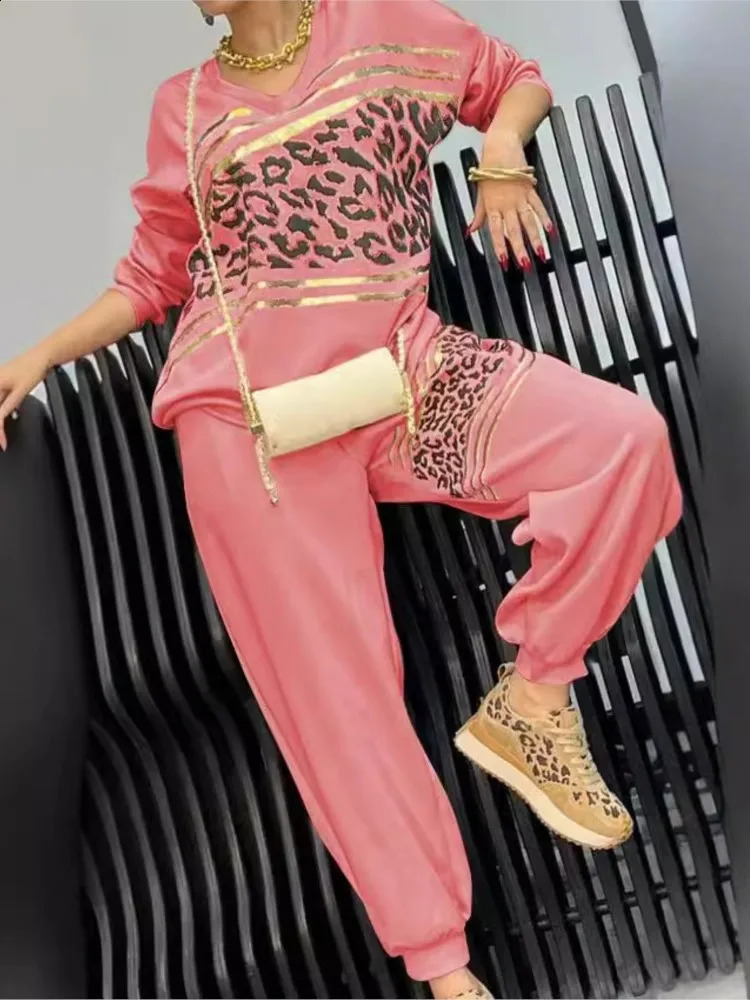 Fashion Vneck Longsleeved Sweatshirt Top Pants 2piece Set For Women Autumn Loose Leopard Printing Pocket Casual Suit Female 250122