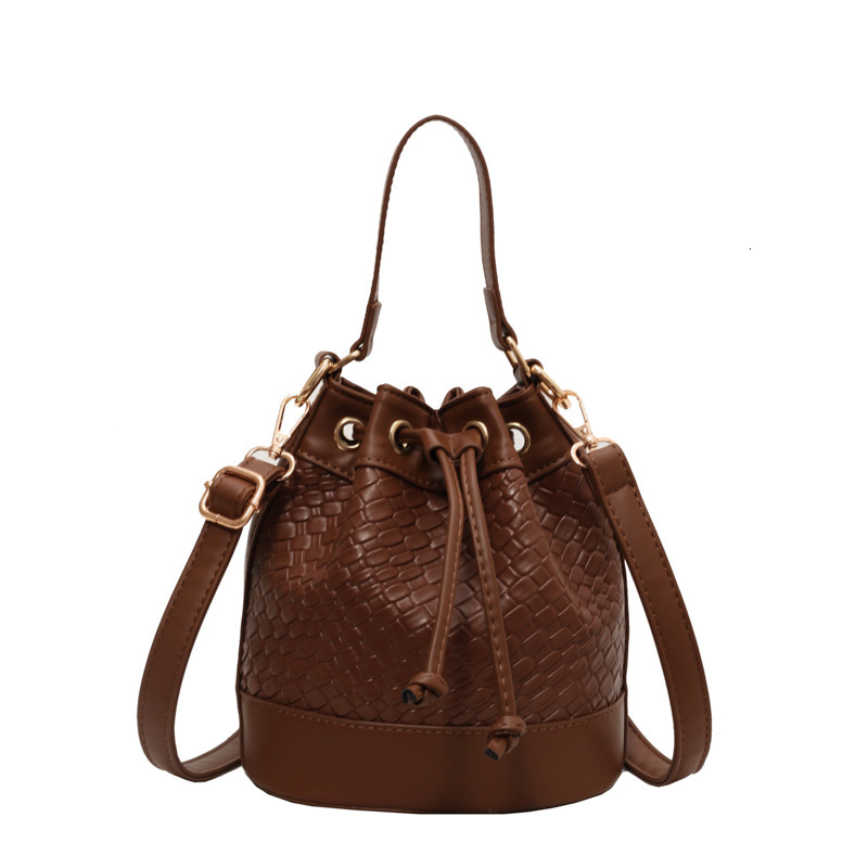 Women's Fashion Bucket Designer's New Woven Pattern Large Capacity Contrasting Color Single Shoulder Crossbody Bag