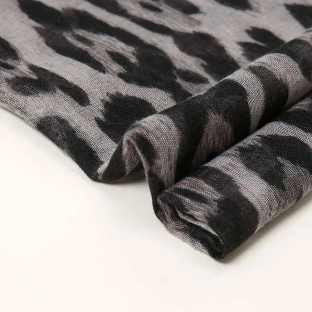 90x180CM Big Size Classic Leopard Print Headscarf Muslim Women Trendy Voile Soft Hijab Shawls Style Long Scarf Bandanas 250121