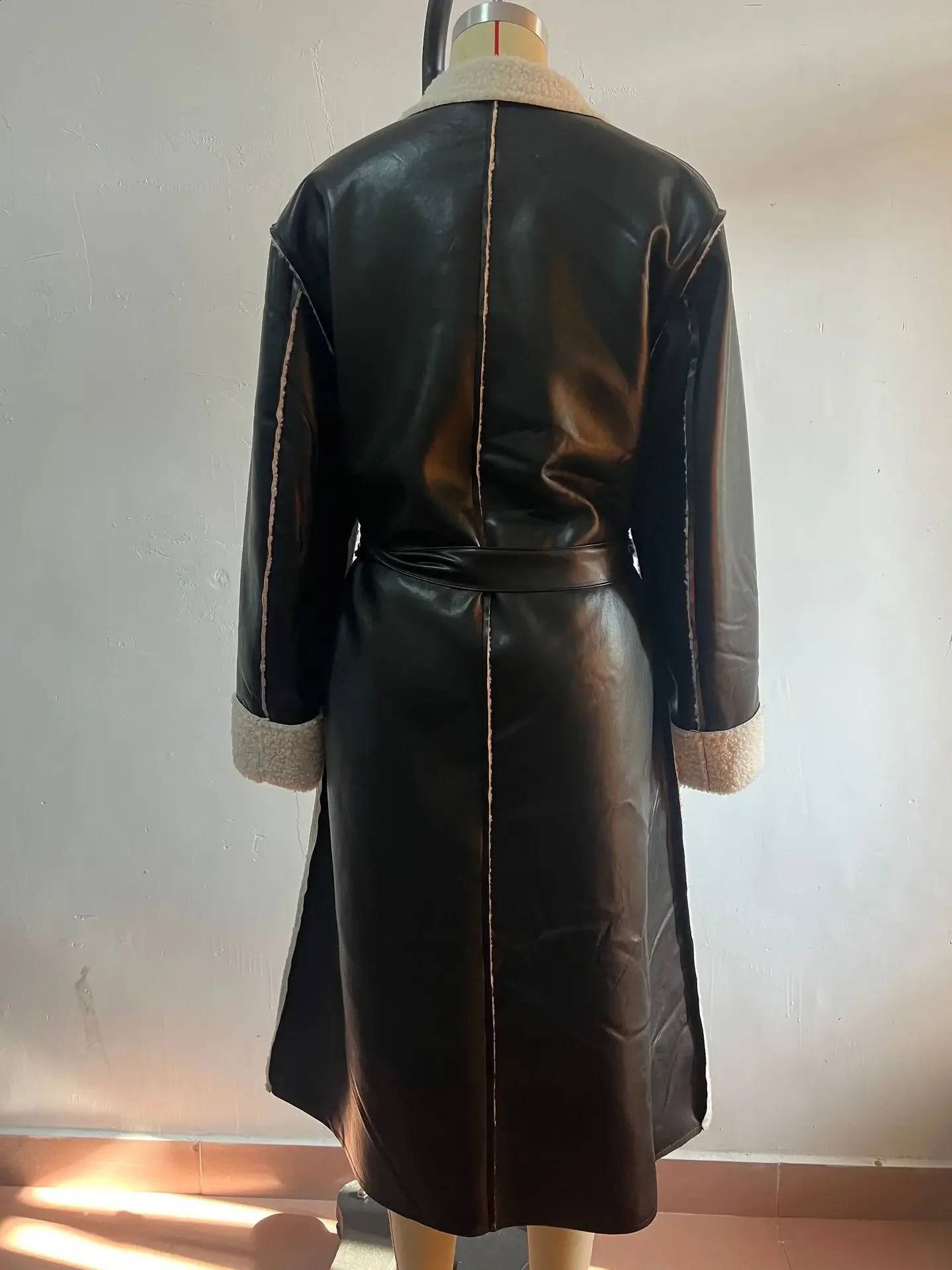 2025 Spring Women Fleece Trench PU Warm Coat Fashion Pocket Black Jacket Female Winter Elegant Fashion Casual Ladies Outerwear 250118