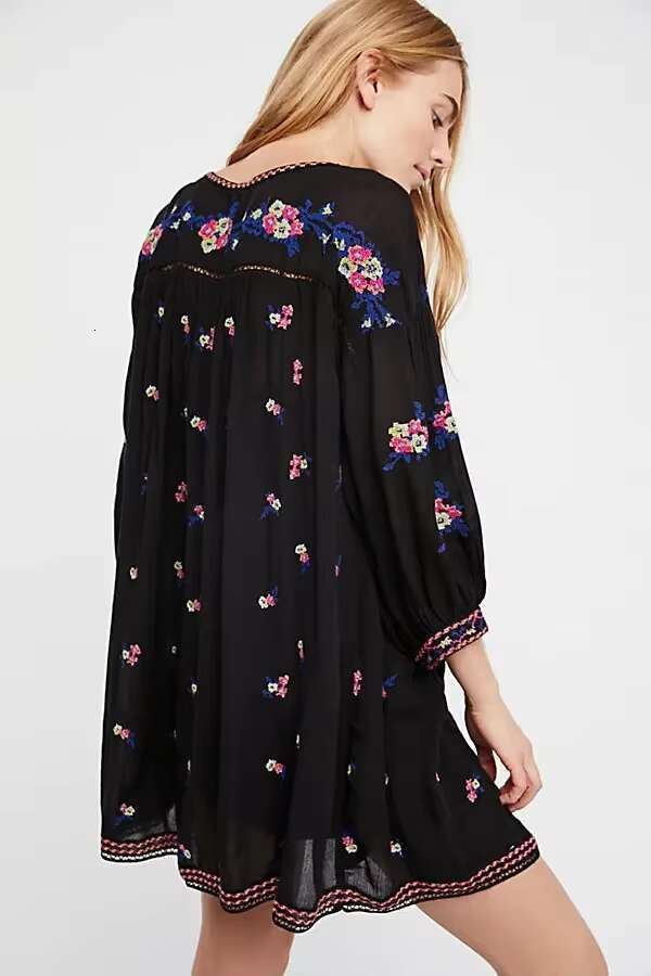 New Embroidery Wer Design Loose V-Neck Fashion Boho Short Lantern Sleeve Sweet Summer Dress Cotton Vestidos
