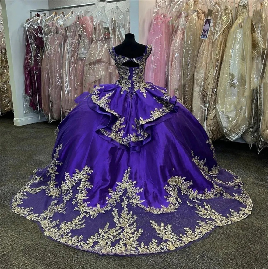 Purple Satin Off The Shoulder Quinceanera Dresses 2025 Gold Appliques Ball Gown Sweet Sixteen Prom Party Gowns Ruffels Tulle vestidos