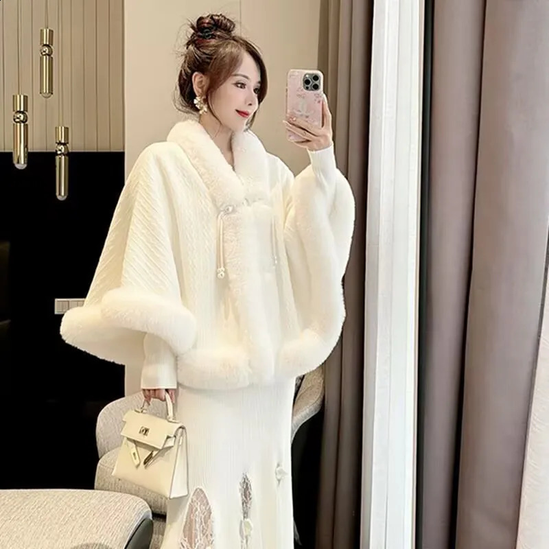 Cloak Poncho Capes Chinese Style Qipao Shawl With Thickened Autumn Winter Fur Plush Women Cape Lady Coat White 250121