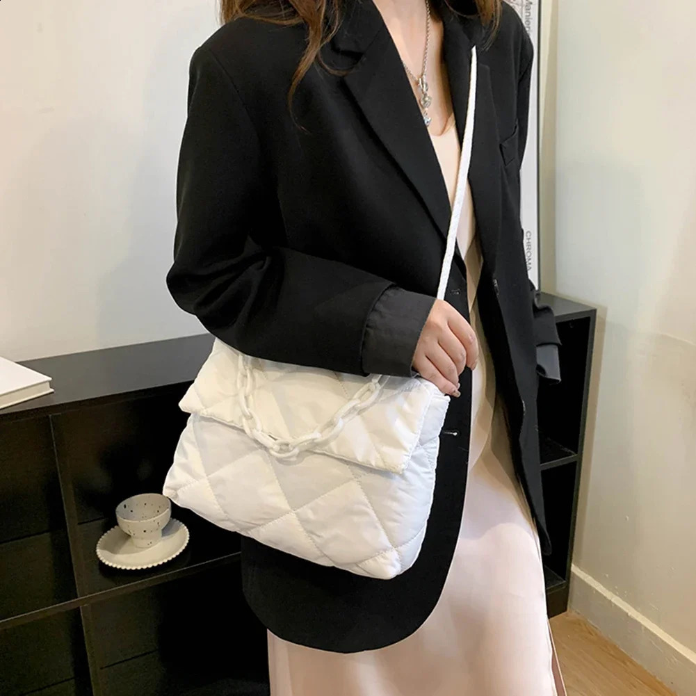 Fashion Chain Crossbody Bags Winter Cotton Padded Quilted Women Shoulder Bags Casual All-match Simple Female Girls Handbags 250113