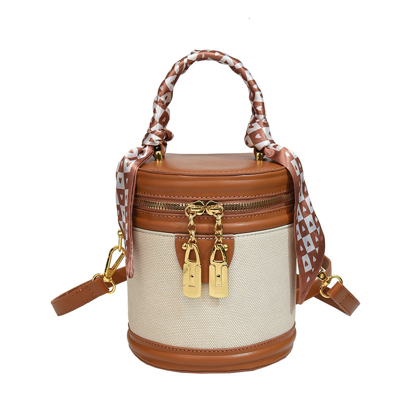 Designer's Multifunctional Small Female Trend Spring New Fashion Niche Crossbody Bag Texture Diamond Grid Handheld Bucket Bag