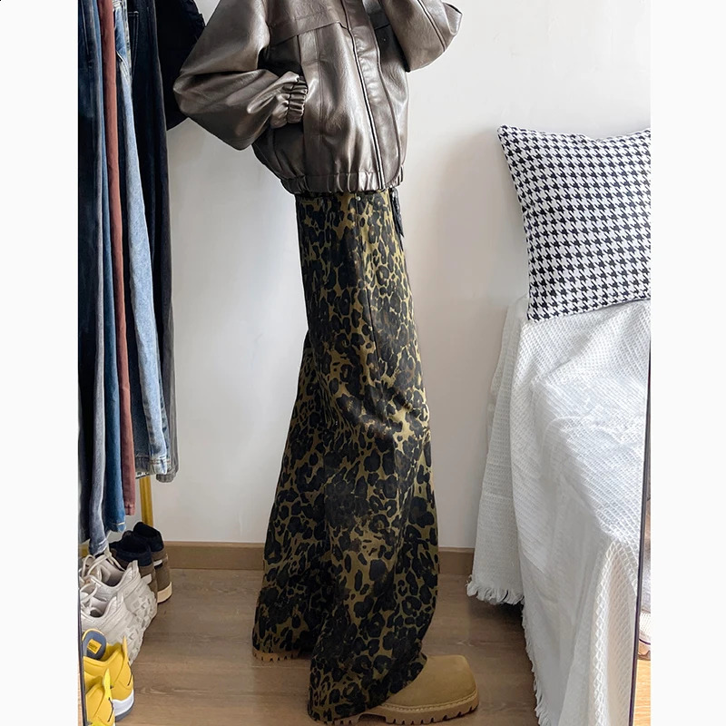 Fashion Leopard Print Jeans Button nTrousers Male Denim Straight Pants Casual Streetwear Hip Hop Harajuku Unisex 250120