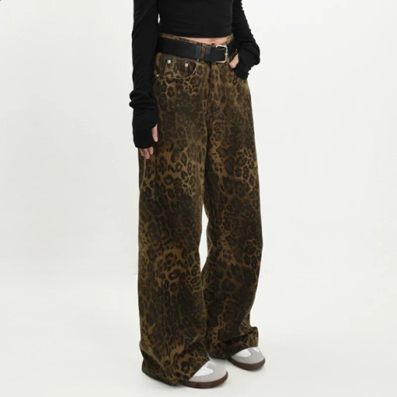 Men Fashion Leopard Graphic Hip Pop Jeans Male Loose Straight Leg Party Denim Pants American Style Streetwear Denim Trousers 250120