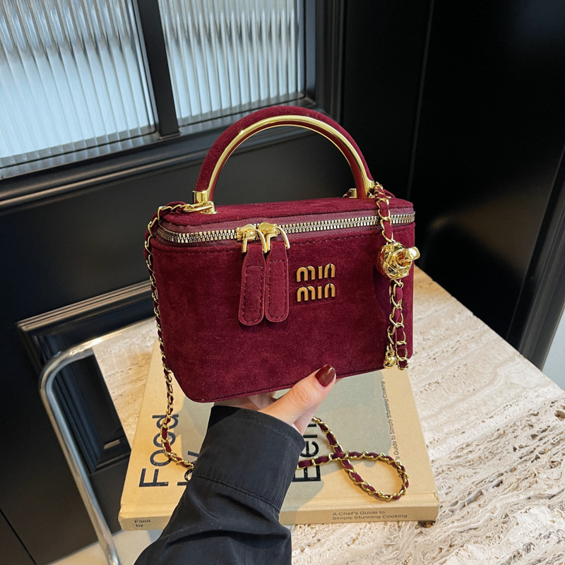 Designer's New French Box Niche High-end Women's Diagonal Shoulder Bag Personalized Multifunctional Mini Handbag