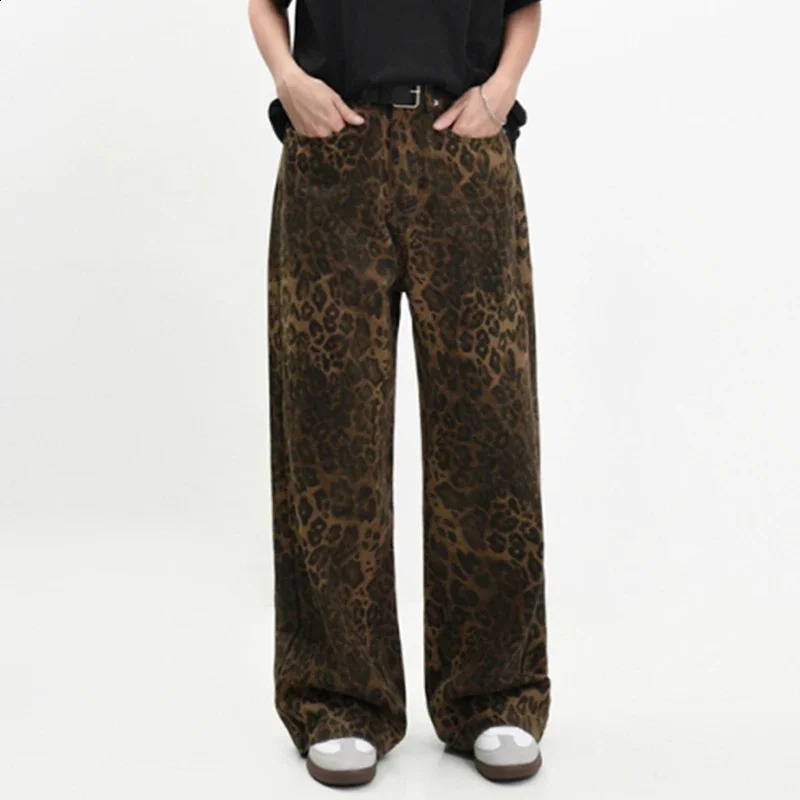 Men Fashion Leopard Graphic Hip Pop Jeans Male Loose Straight Leg Party Denim Pants American Style Streetwear Denim Trousers 250120