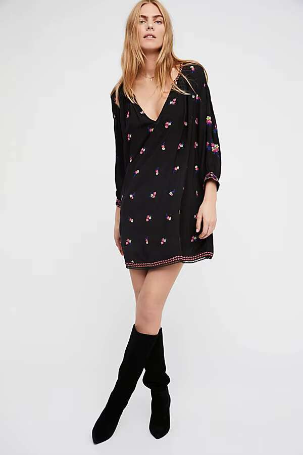 New Embroidery Wer Design Loose V-Neck Fashion Boho Short Lantern Sleeve Sweet Summer Dress Cotton Vestidos