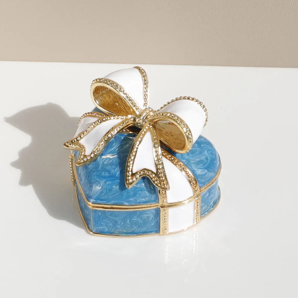 Heart Shape Vintage Trinket Boxes Hinged Collectible Bow-knot Decor Jeweled Enameled Heart Jewelry Ring Holder Box 250117