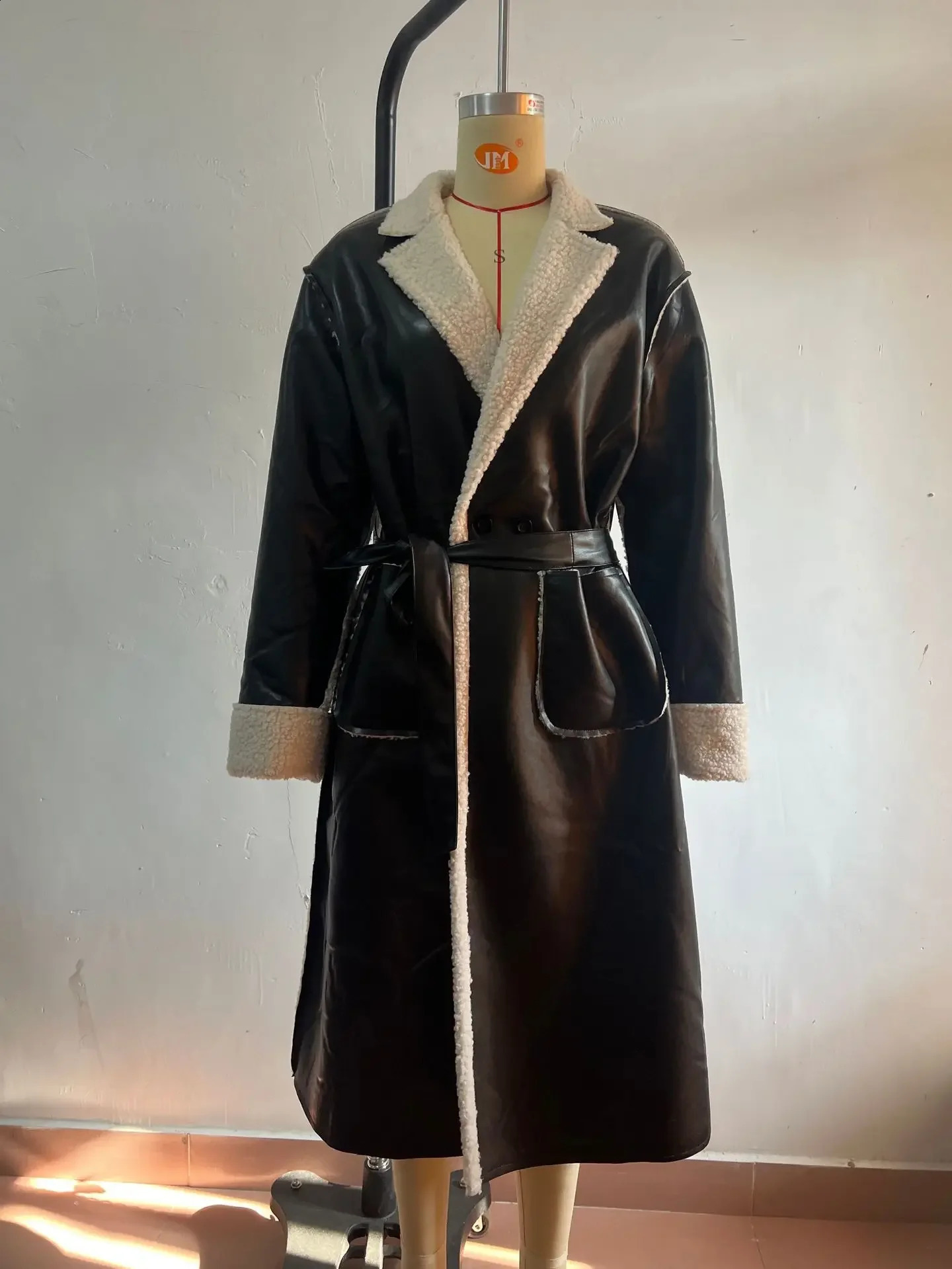 2025 Spring Women Fleece Trench PU Warm Coat Fashion Pocket Black Jacket Female Winter Elegant Fashion Casual Ladies Outerwear 250118