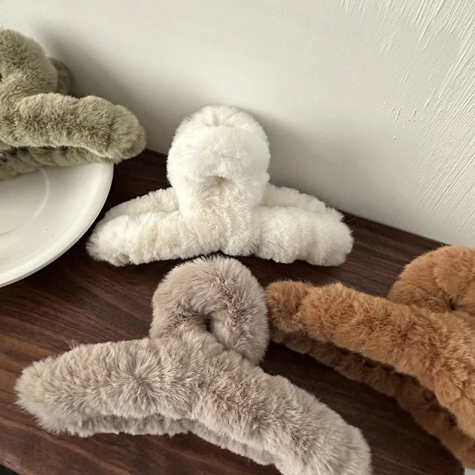 Elegant Plush Hair Clip Claw Korean Fashion Extra Large Rabbit Plush Grab Cawl Clips Girl Hair Accessories Gifts 250120