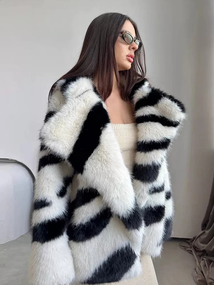 TARUXY Winter Retro Fur Coat For Women Large Lapel Pocket Zebra Print Female Thicken Midlength Cardigan Fashion 250115