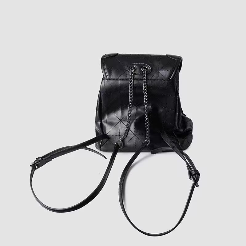 2024 Shoulder Retro Black Backpacks New Fashion Female Advanced Sense Chain Bags Women's High Quality Waterproof Back Packs
