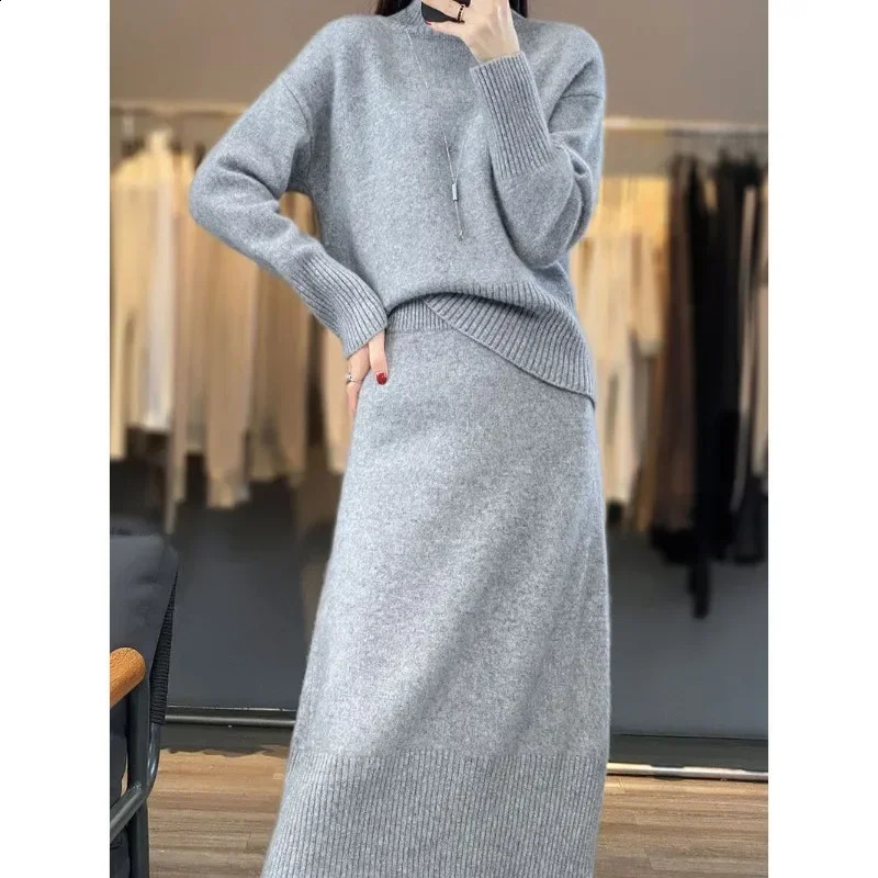 Womens High Collar Sweater Set 2024 AutumnWinter Style Solid Color Simple Leisure Head Base Knitted Dress 250122
