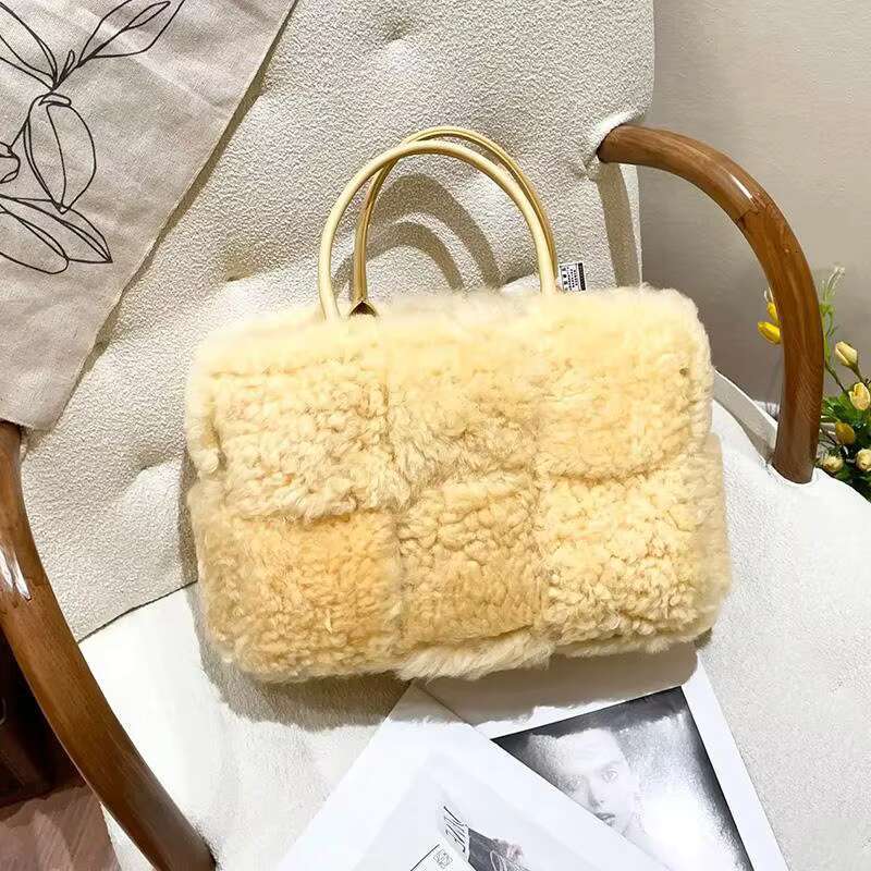 Autumn/Winter New Fashionable Original Plush Women Simple Leisure Versatile Hollow Weaving Large Capacity Handheld Tote Bag