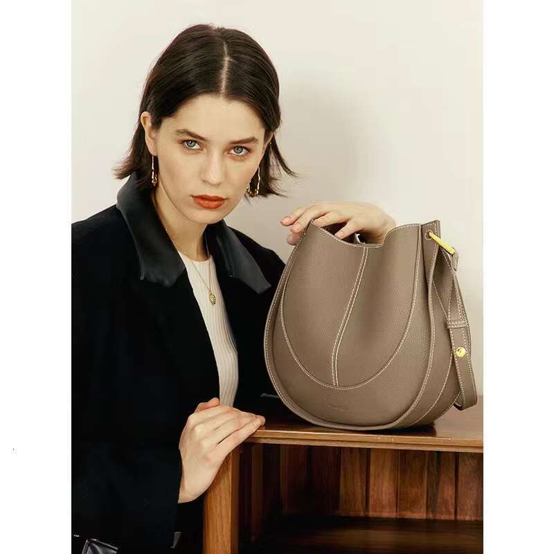 2024 Soft Leather Double Layer Cowhide Light Women's Bag New Trendy Large Capacity One Shoulder Crossbody Bucket