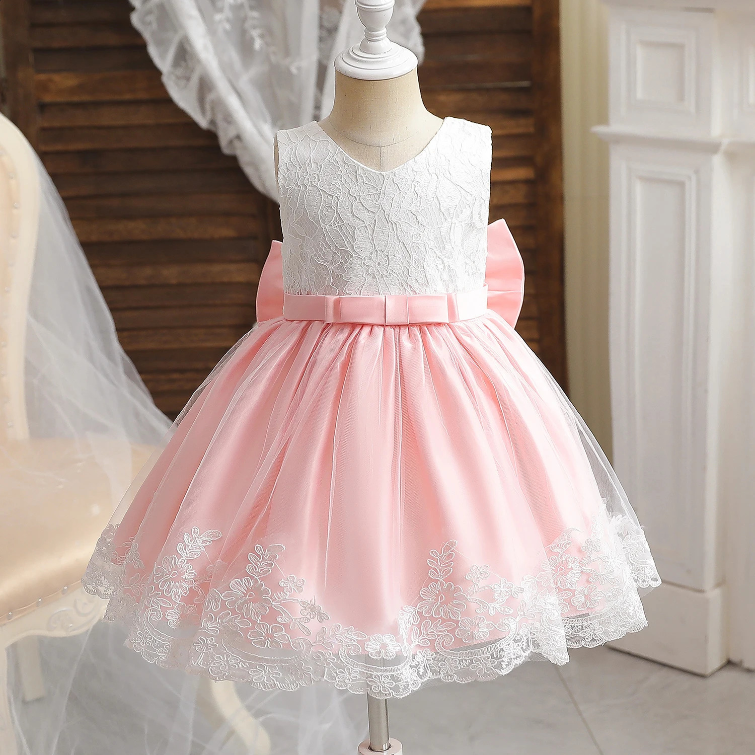 Baby Girls Princess Dress Cute Bow 3 6 9 12 18 24 Months Toddler Infant Party 1st 1 2 Year Old Birthday Lace Christening Gown 250117