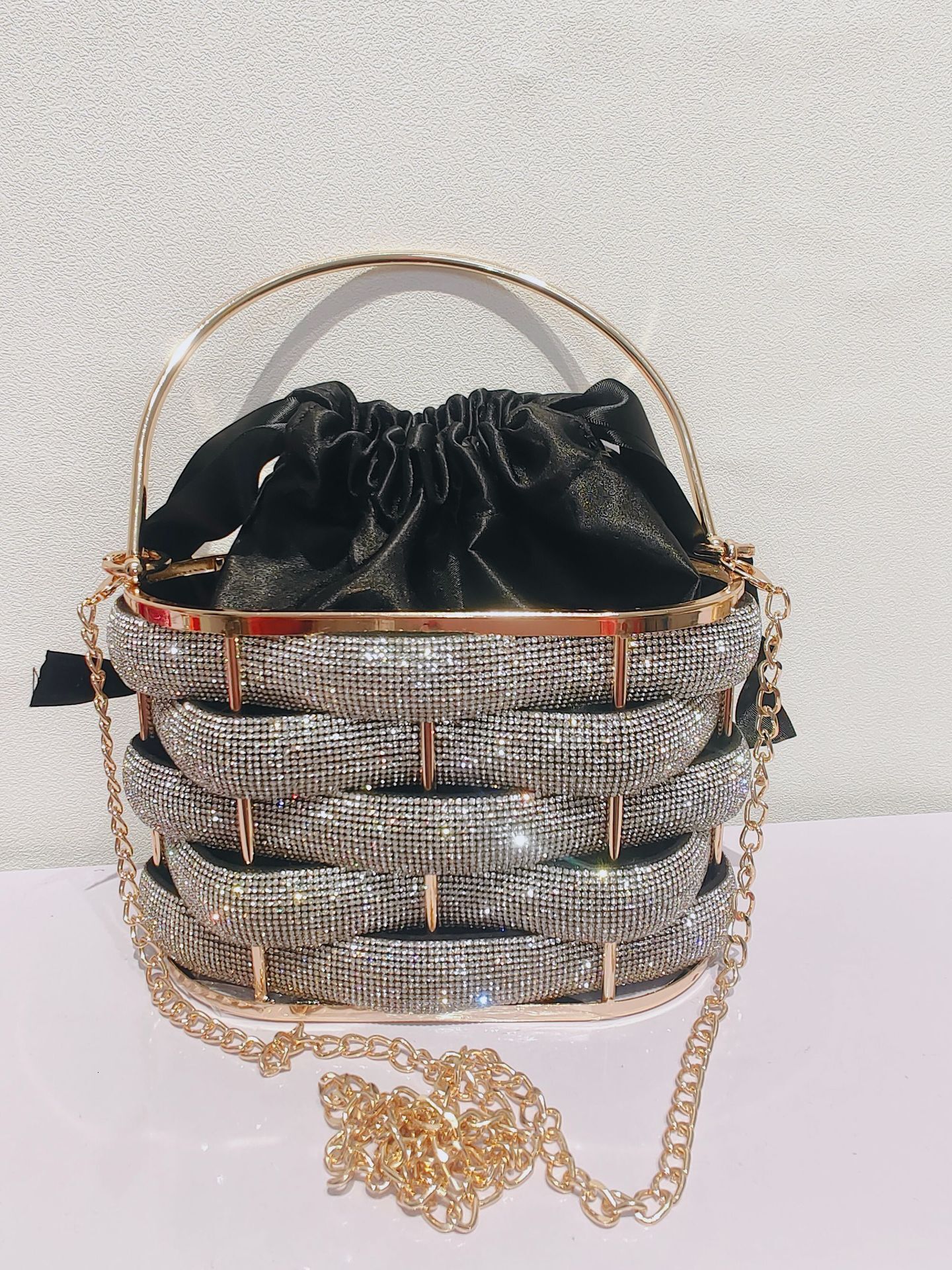 New Product Niche Design: Celebrity Dinner With Sparkling Rhinestone Stripes Wrapped Around Hand-Held Crossbody Women's Bag