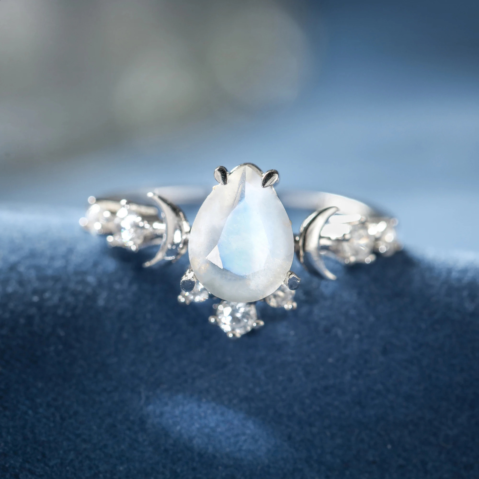 925 Sterling Silver Water Drop Moonstone Wedding Ring Unique Moon n Rings for Women Zircon Cluster Anniversary Jewelry Gift 250121