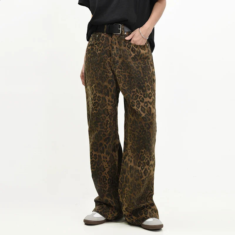 Men Fashion Leopard Graphic Hip Pop Jeans Male Loose Straight Leg Party Denim Pants American Style Streetwear Denim Trousers 250120