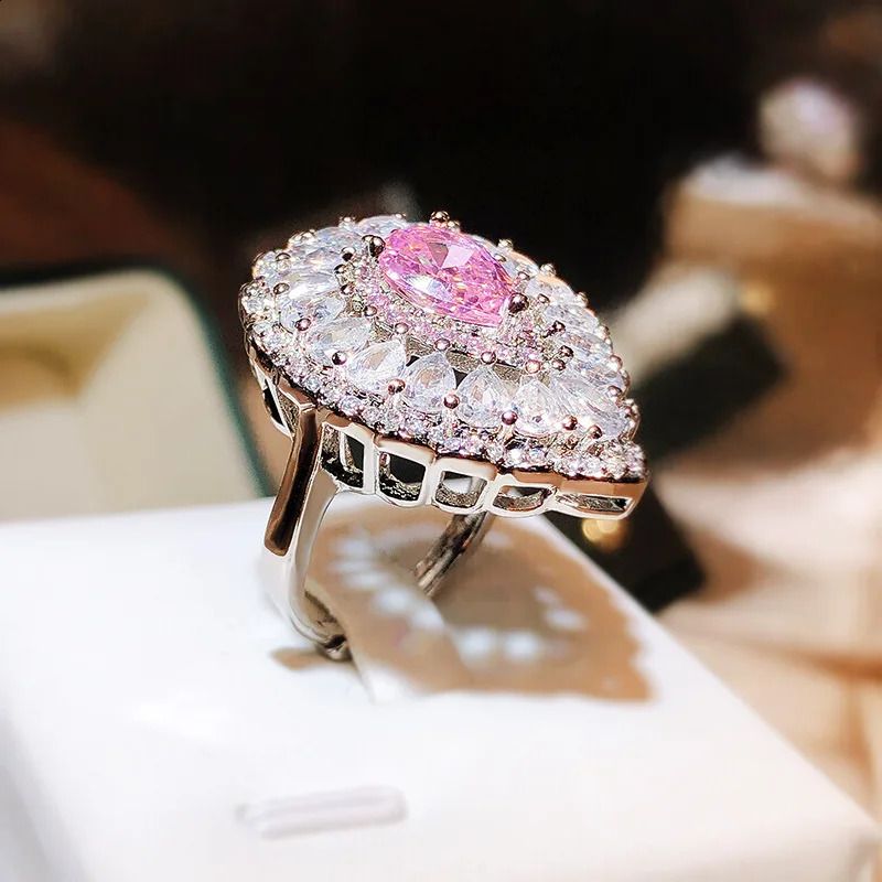 925 Sterling Silver Gorgeous Temperament Pink Water Drop Full Diamond Zircon Ring Wedding Banquet Party Ladies Jewelry 250121