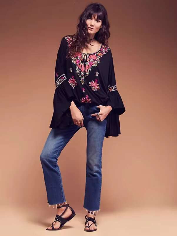 Boho Style Embroidery Shirts V-Neck Cotton Ethnic Women Blouse Flare Sleeve Chic T-Shirt Vintage Hippie Shirt Mujer