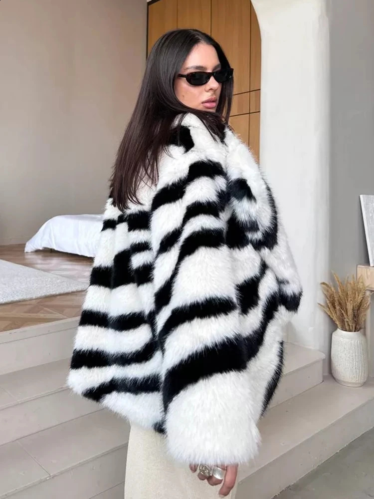 TARUXY Winter Retro Fur Coat For Women Large Lapel Pocket Zebra Print Female Thicken Midlength Cardigan Fashion 250115