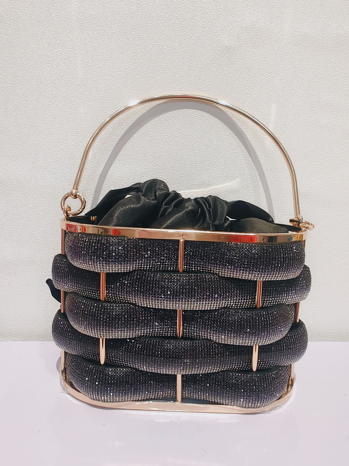 New Product Niche Design: Celebrity Dinner With Sparkling Rhinestone Stripes Wrapped Around Hand-Held Crossbody Women's Bag