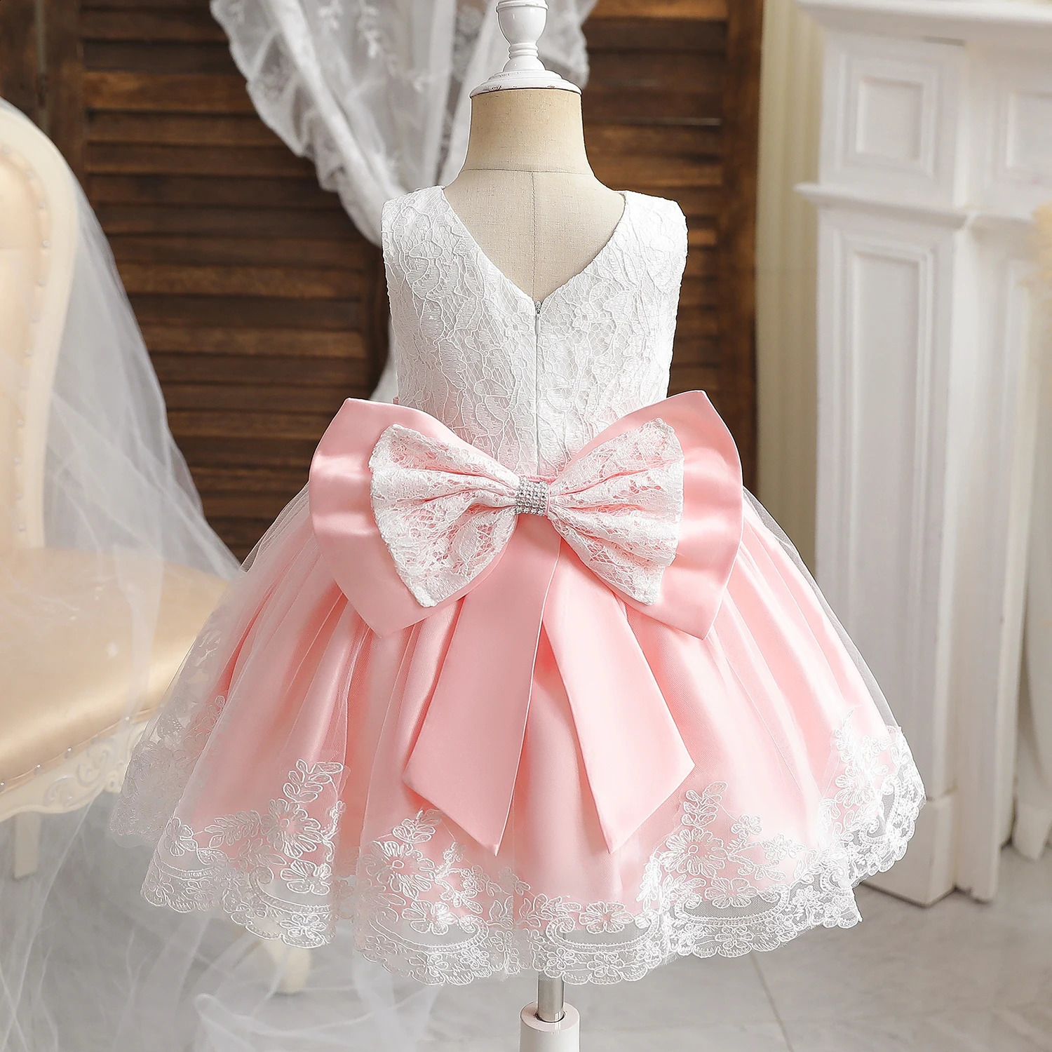 Baby Girls Princess Dress Cute Bow 3 6 9 12 18 24 Months Toddler Infant Party 1st 1 2 Year Old Birthday Lace Christening Gown 250117