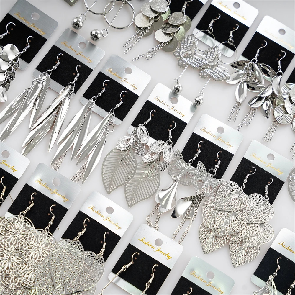 10Pairs/Lot Fashion Korean Shiny Trend Geometric Pendant Hook Earrings Womens Star Heart Mix Style Dangle Jewelry Wedding Gift 250120