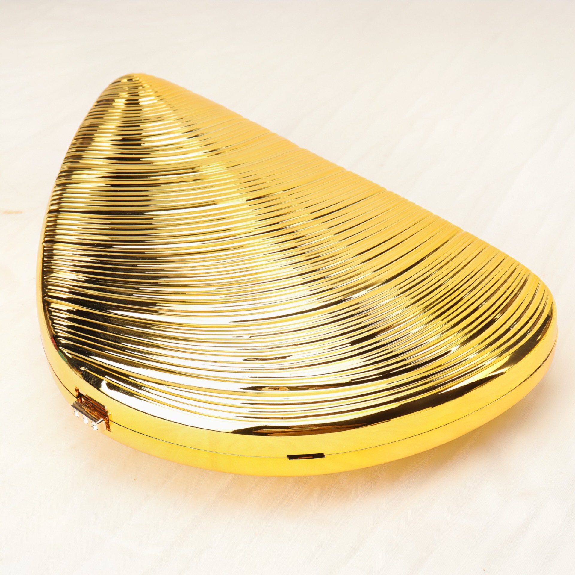 Golden New Acrylic Shell Banquet Chain Flash Women's Handheld Bag