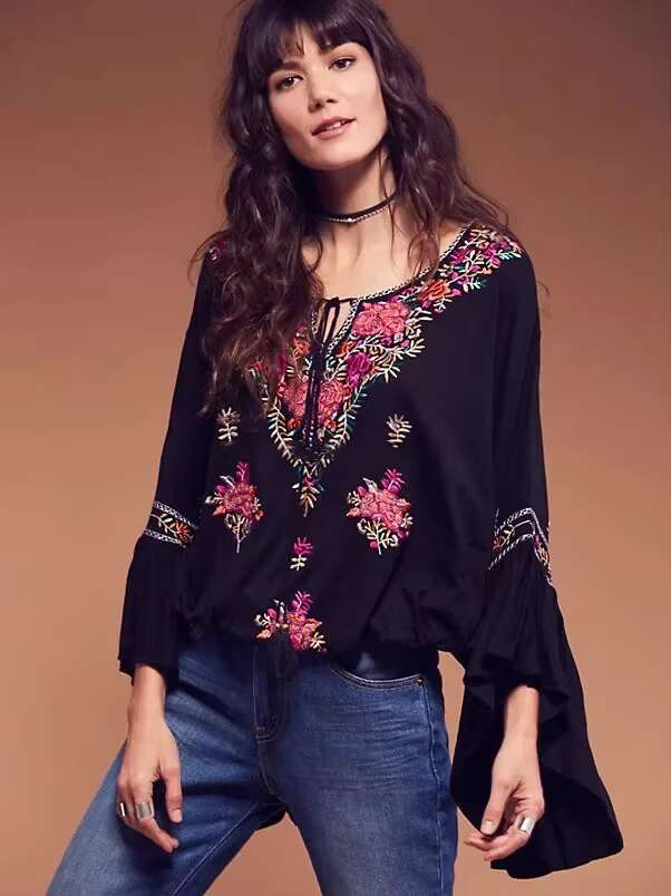 Boho Style Embroidery Shirts V-Neck Cotton Ethnic Women Blouse Flare Sleeve Chic T-Shirt Vintage Hippie Shirt Mujer