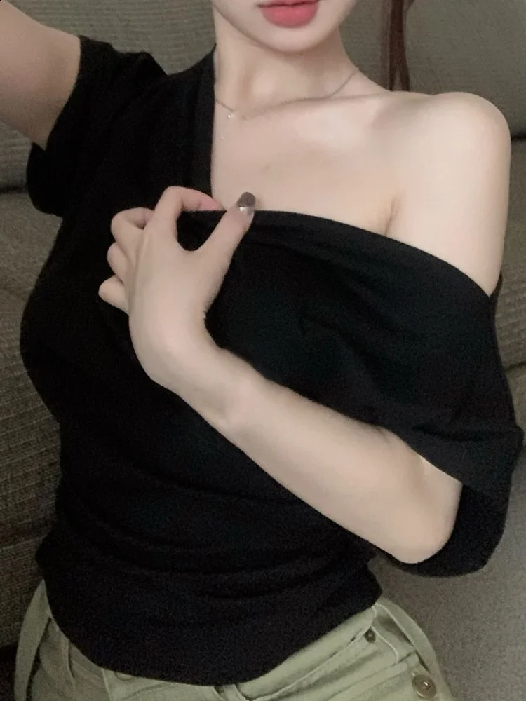 Skinny Sexy White Y2k Crop Top Women Off Shoulder Spring T-shirt Korean Style Black Blouse Tees Summer Fashion Clothing 250118