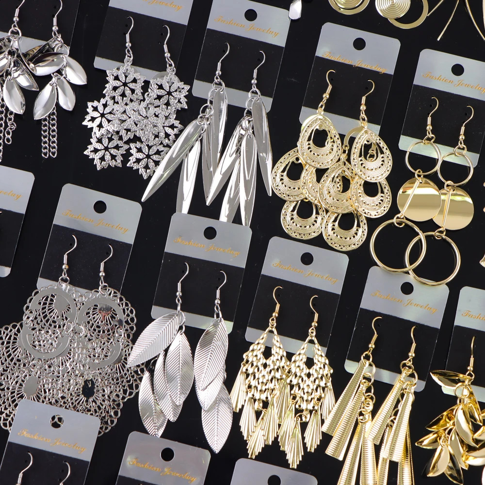 10Pairs/Lot Fashion Korean Shiny Trend Geometric Pendant Hook Earrings Womens Star Heart Mix Style Dangle Jewelry Wedding Gift 250120
