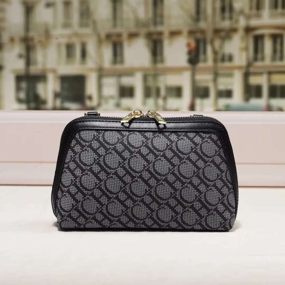 CILMI HARVILL CHHC 2023 Women's New Crossbody Bag Single Zipper Open Fleece Surface High Quality Metal Shoulder Strap