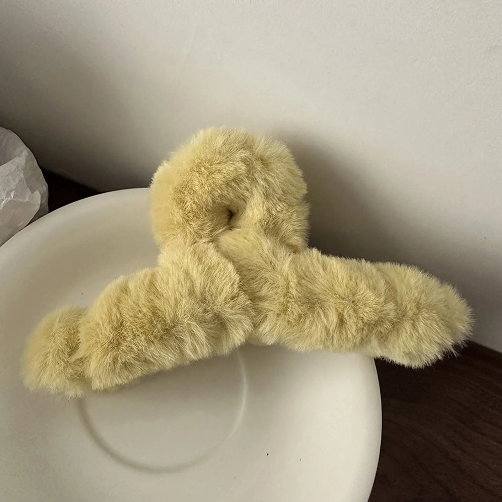 Elegant Plush Hair Clip Claw Korean Fashion Extra Large Rabbit Plush Grab Cawl Clips Girl Hair Accessories Gifts 250120