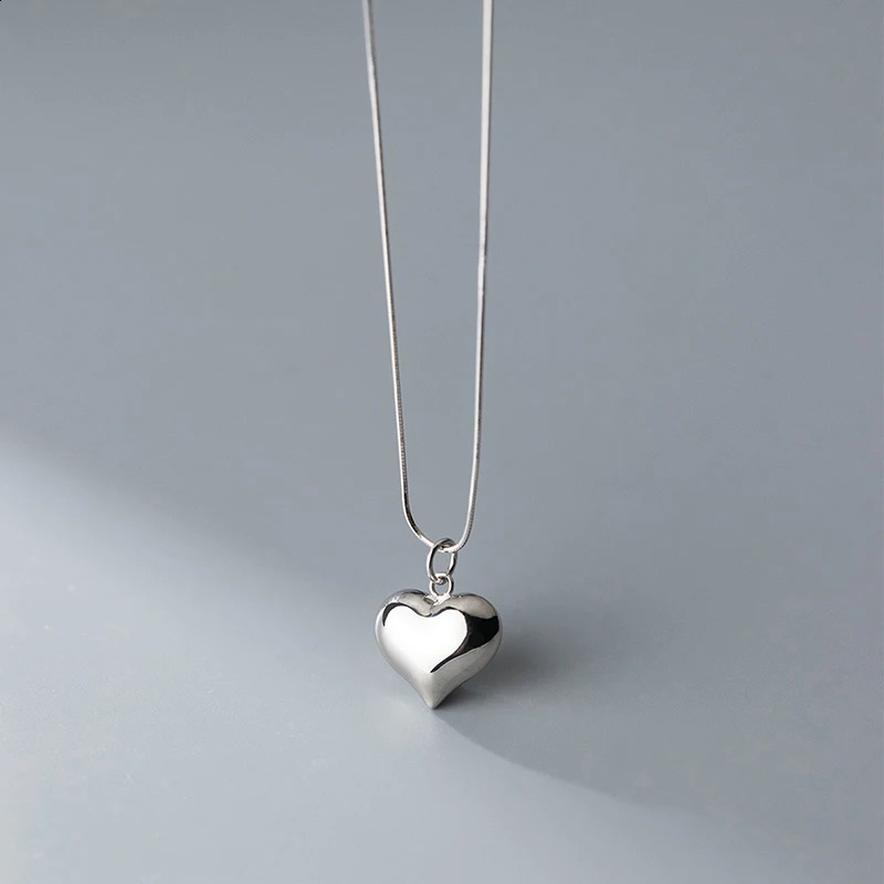 WANTME 925 Sterling Silver Simple Snake Bone Chain Sweet Love Heart Pendant Necklace Women Elegant Statement Clavicle Jewelry 250117