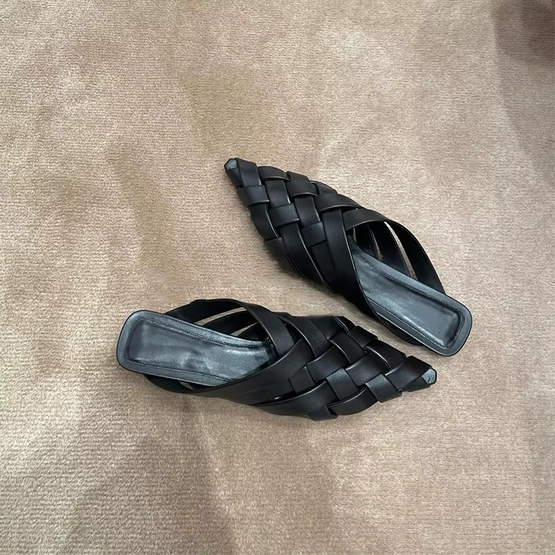 Hand Woven Flat Heels Summer 2024 New Outside Closed Slippers Pointed Toe Mules Women Black Beach Shoes