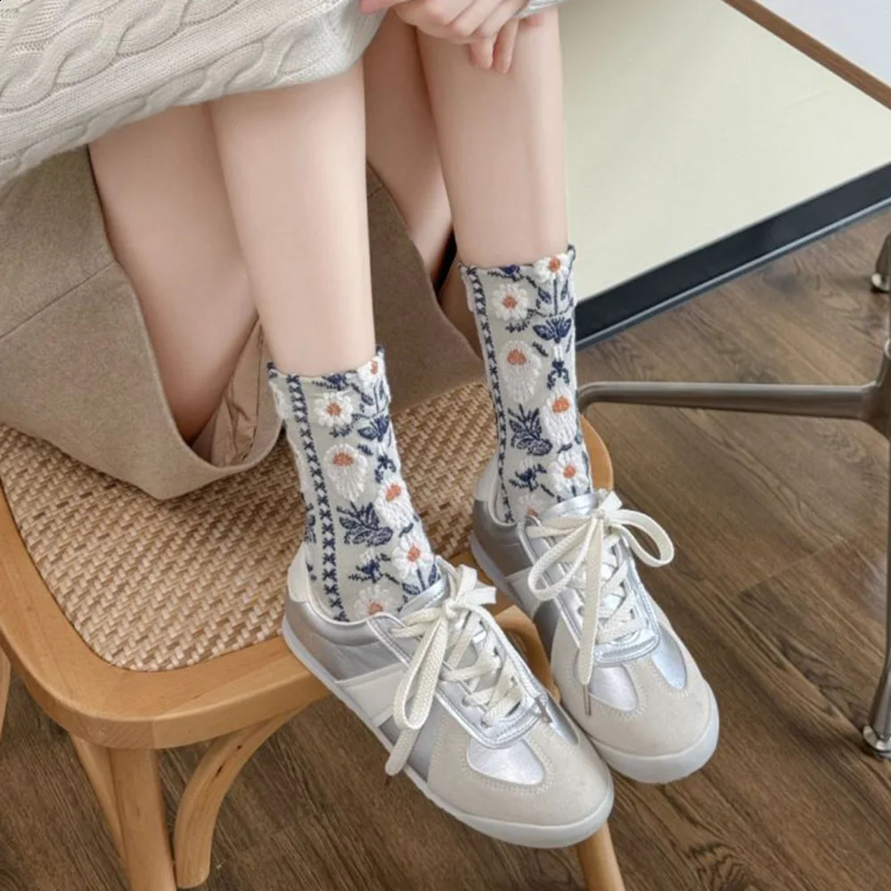 5 Pair Korean Style Women Socks Sweet Flower Print Streetwear Accessories Cute Long Socks Woman Geometric Patterns Middle Tube 250121