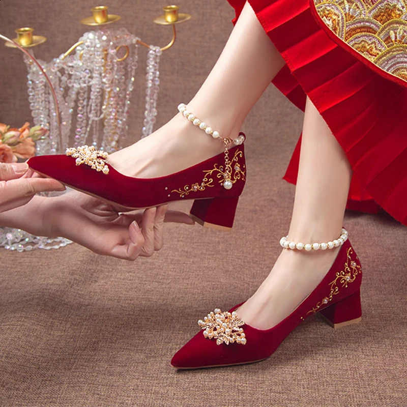 National Embroidered Flowers Thick High Heels Big String Bead Decor Wedding Pumps Woman Suede Point Toe Party Shoes 250118