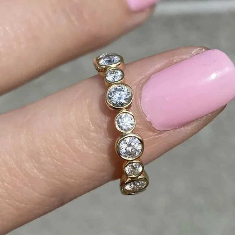 Trendy Round Cubic Moissanite diamondia Ring for Women Silver Color/Gold Color Statement Female Accessories Daily Wear Luxury Jewelry