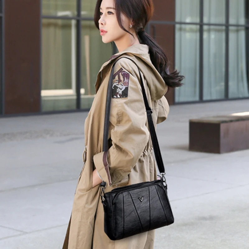 Home>Products>High quality soft leather bags>Womens retro handbag 250120