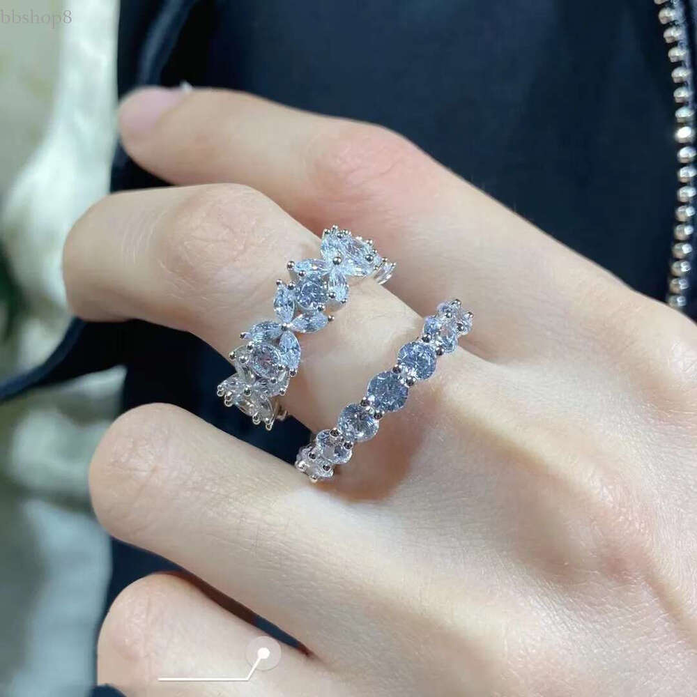 Ins Sparkg Wedding Rings Jewelry Sterg Sier Round Cut White Moissanite CZ Dia Gemstones Party Women Engagement Band Ring Gift